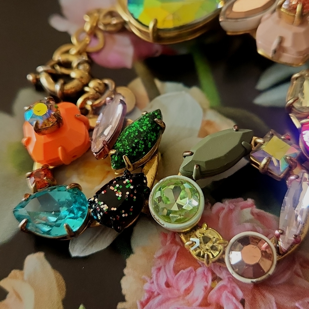 Brulee Multi-colored Crystal Wreath Bracelet - Picture 2 of 4